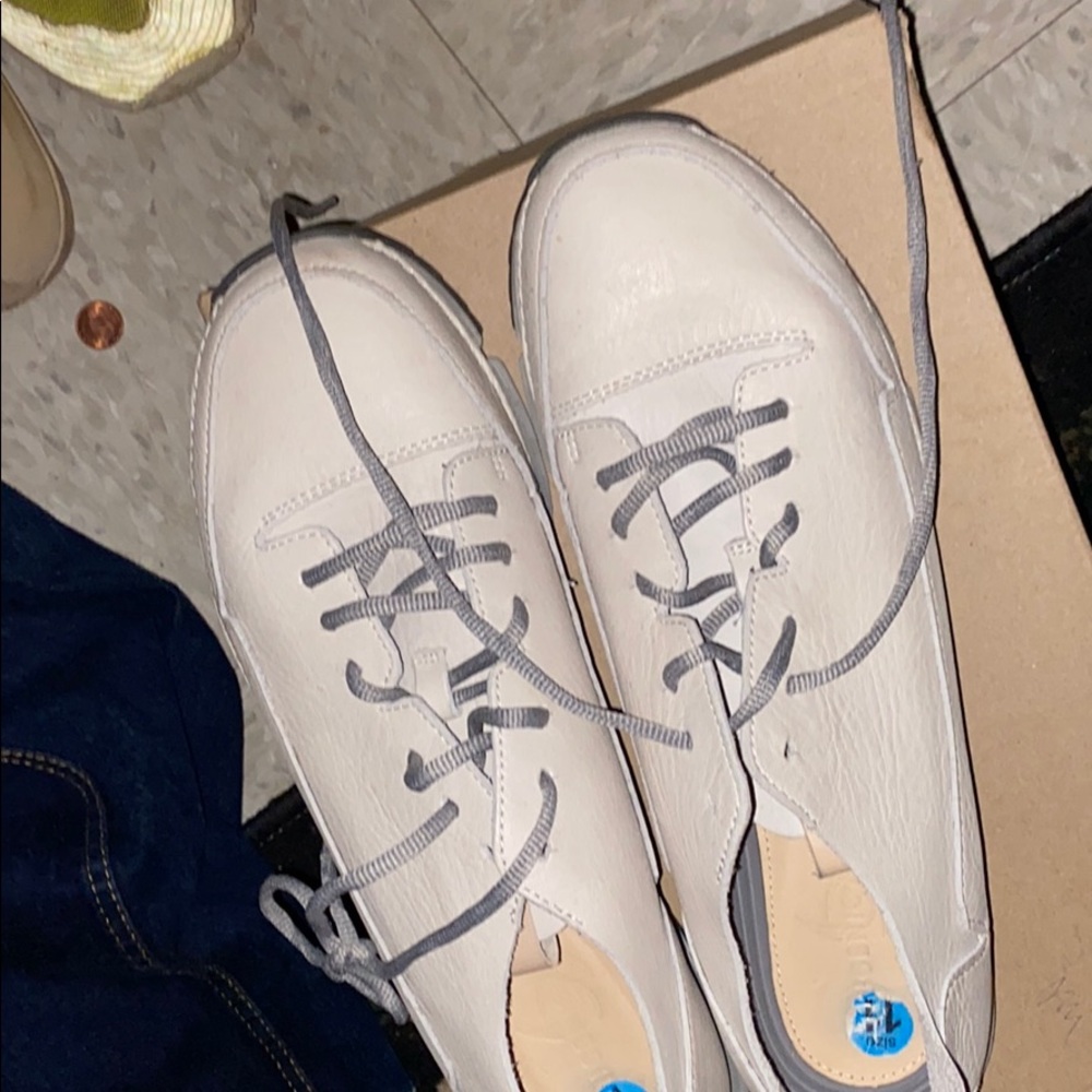 Clarcks sneakers size 11